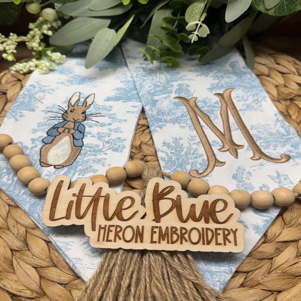 Personalized Alphabet Blue Toile Easter Bunny Wreath Sash, Embroidered Chinoiserie Monogram Spring Door Decor, Easter Gift for Family/Friends/Her