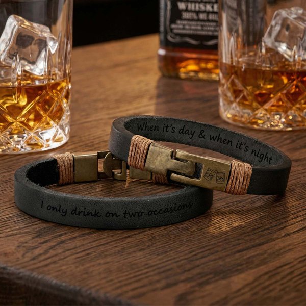 Bracelet en cuir personnalisé avec icône Cheers et texte personnalisé, cadeau d'anniversaire/de fête des pères pour les amateurs de whisky/bière