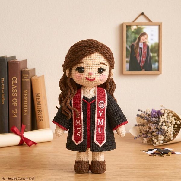 Custom Handmade Graduation Crochet Doll from Photo, Class of 2026 Keepsake, Look-Alike Doll, College Graduation Gift for Her